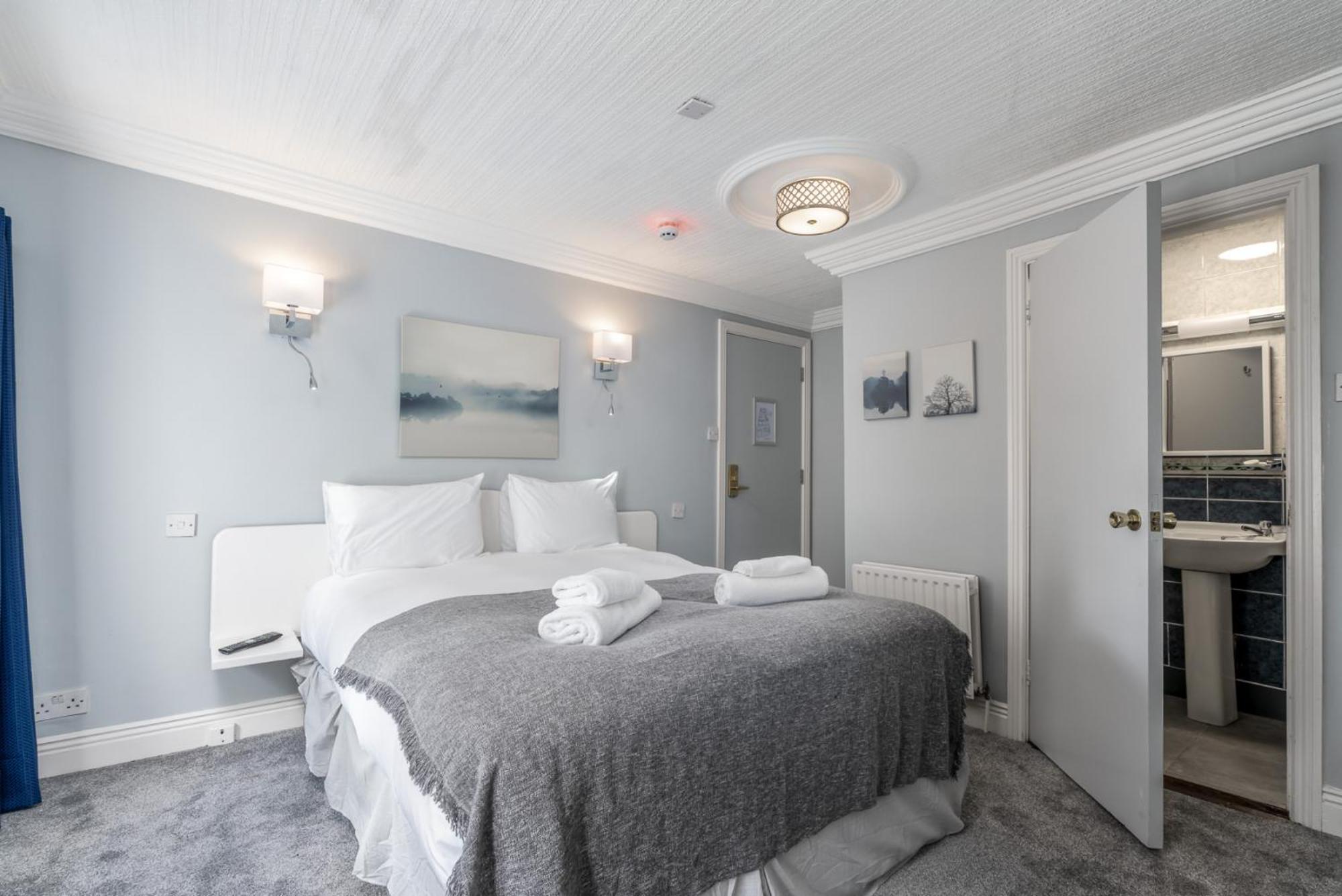 The Waterfront Townhouse Accommodation キルケニー エクステリア 写真