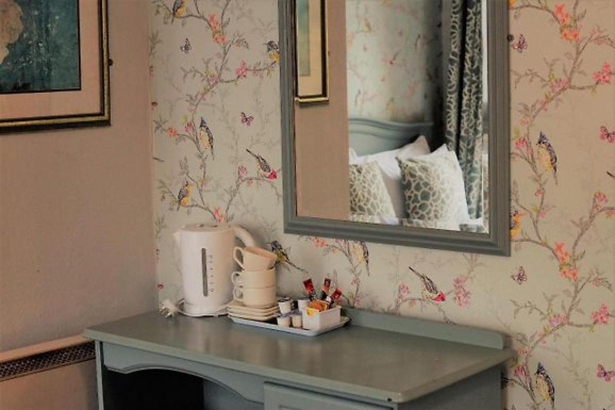 The Waterfront Townhouse Accommodation キルケニー エクステリア 写真