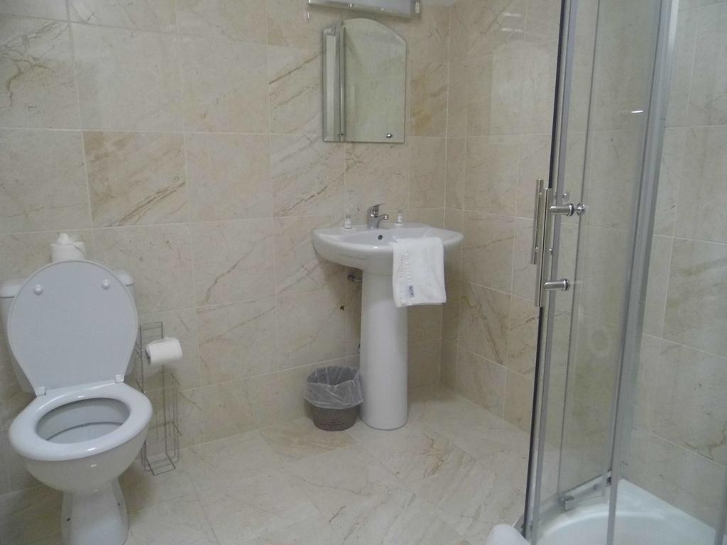The Waterfront Townhouse Accommodation キルケニー エクステリア 写真